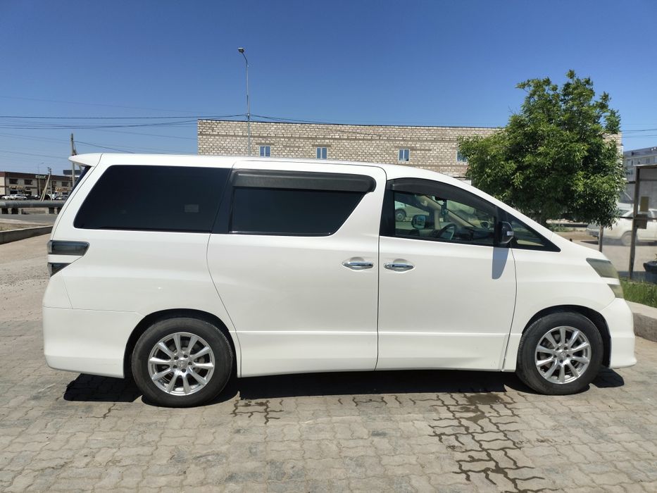 Продам Toyota Vellfire 3.5 обьём.