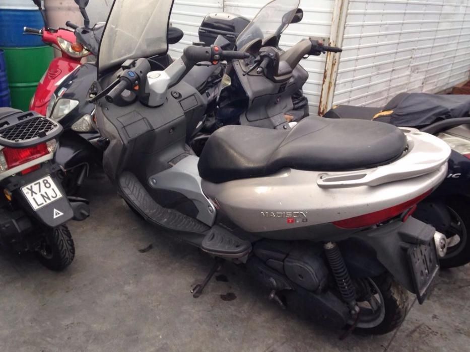 Сим Джет 14-125,Джоймакс (Sym Jet14, sум Joymax ) 300i evo-на части