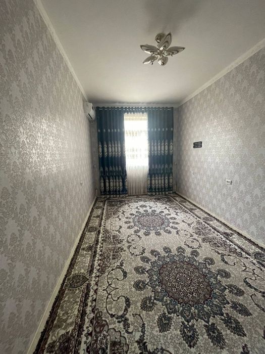 5 каватли домни 4 каватда жойлашган квартира сотилади 
1 хонали 33 кв