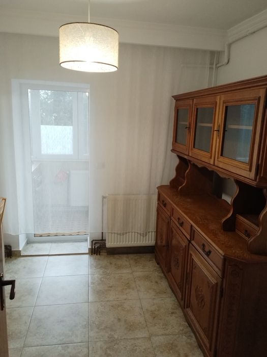 Inchiriez apartament 2 camere  Exercutiu