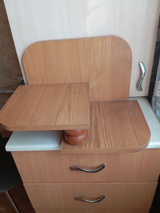 Продам полочки деревянные