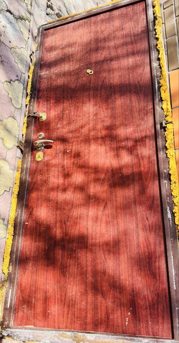 Продам дверь входную