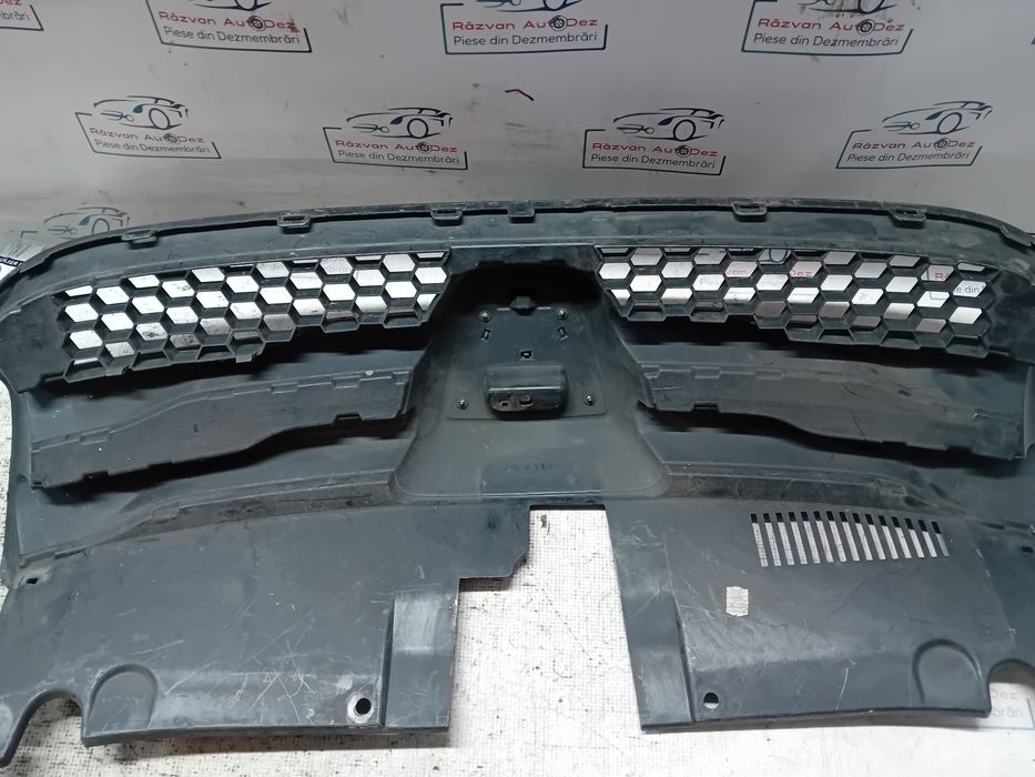 Grila bara fata Dacia Logan Mcv 2015