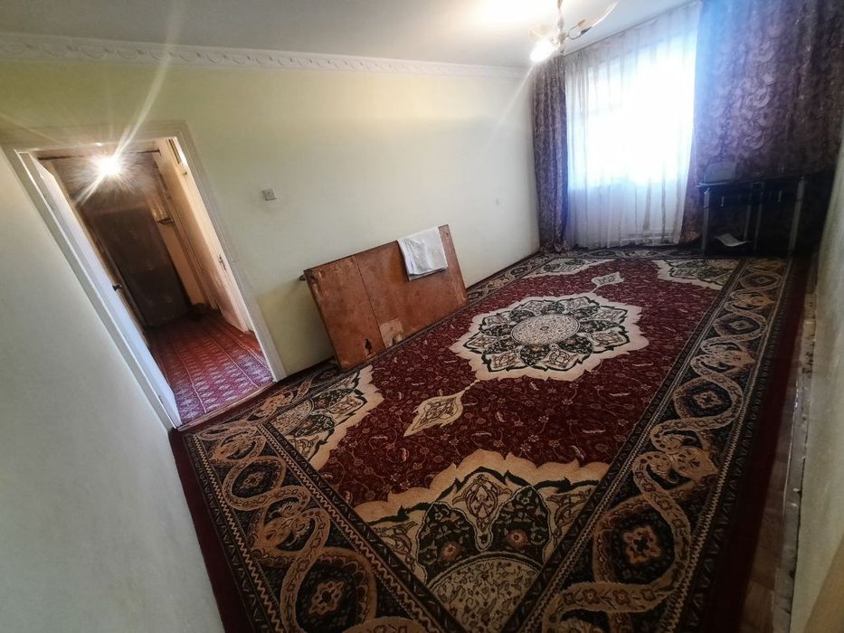 Markazda kirib yotadigan 3 xonali kvartira, arzon
