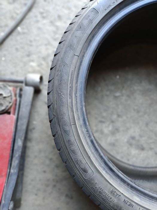 Летни гуми -18цола-255/40-1бр.-60лв."GOOD YEAR"