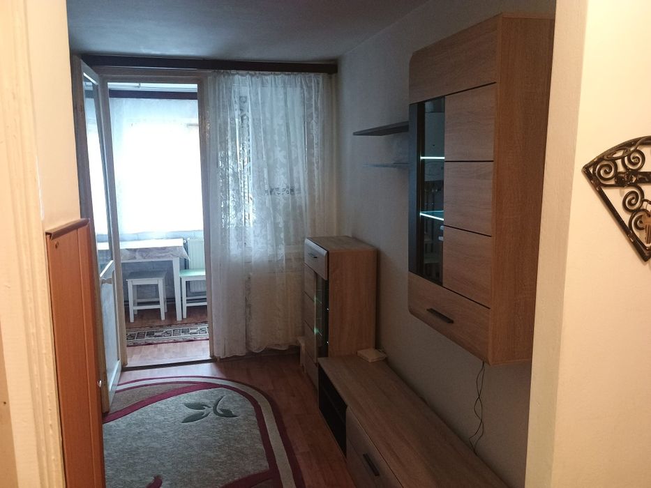 Ofer spre închiriere garsoniera zona centrala
