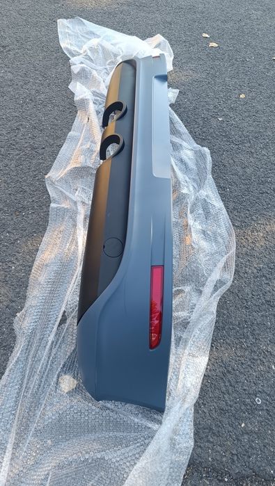 •Спойлер / Тунинг добавка за задна броня R32 стил за Volkswagen Golf 5