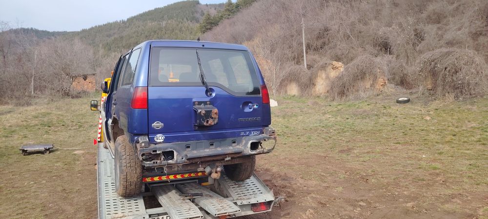 Просто Нисан Терано 2.7TDI на части