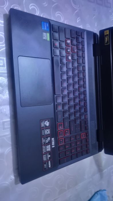 Notebook sotiladi "Aser Netro 5"