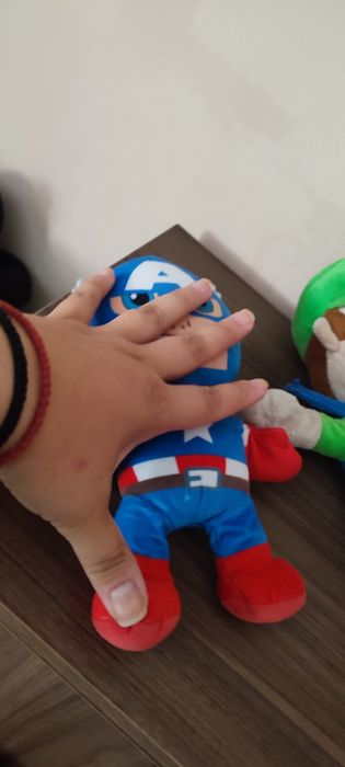 Овцата Шон, Луиджи, капитан Америка