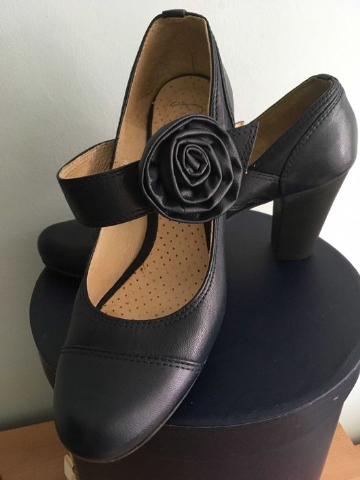 Дамски кожени обувки