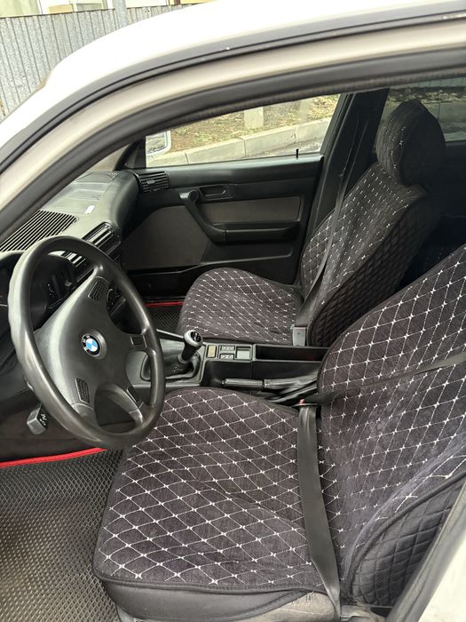 Продам машину бмв е34