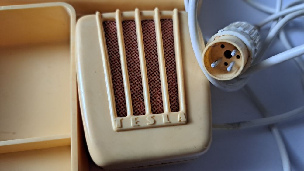 Vintage Tesla: Microfon dinamic AMD 210 funcțional + Cutie colecțiee