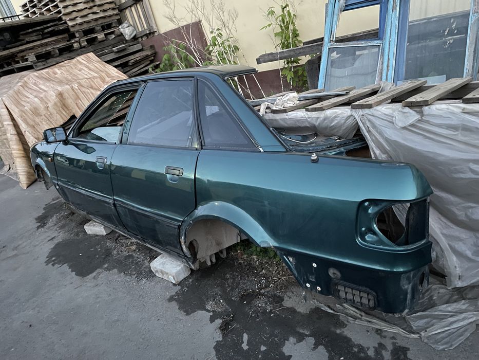 Заднее левое крыло Ауди 80 б4 Audi 80 b4