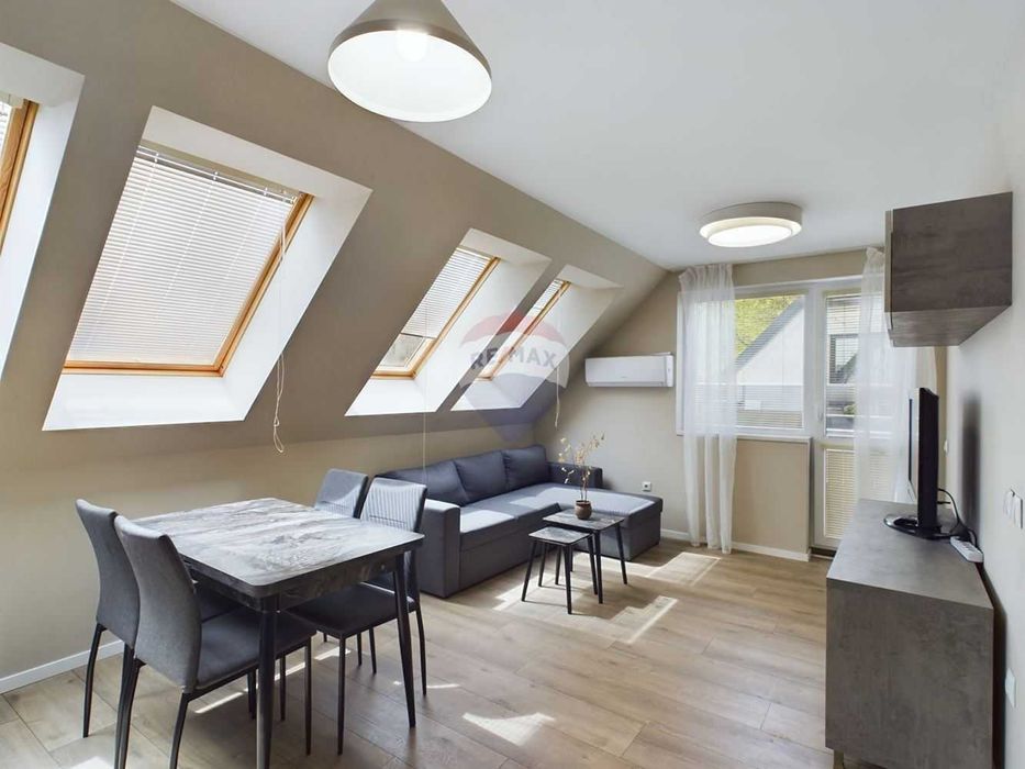 Дава се под наем Тристаен апартамент в Варна, Базар Левски - 88 кв.м за 663 € - Снимка #2