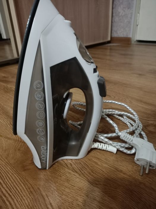 Советский  утюг.