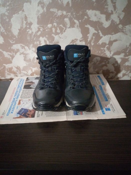 Зимние кроссовки 43р