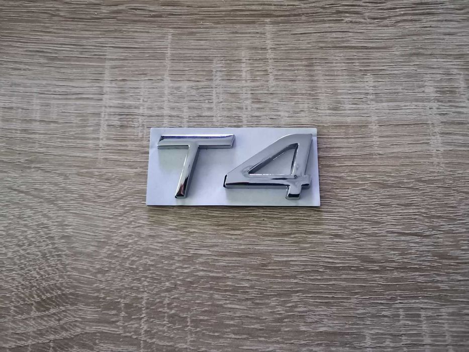 сребристи емблеми Волво Volvo T4