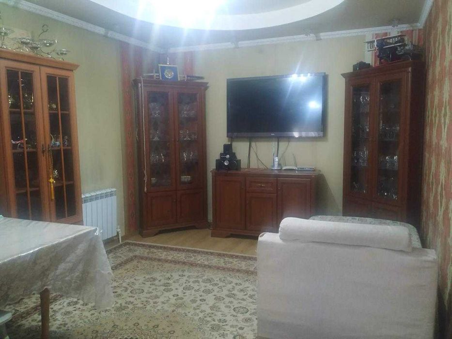 Продам дом возле парка