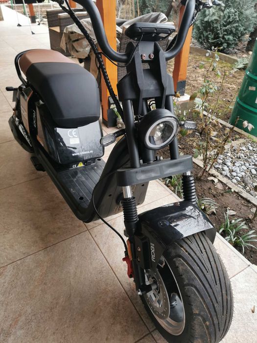 NOU NOUȚ-Scuter electric