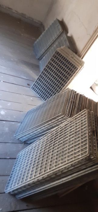 Метални клетки за зайци