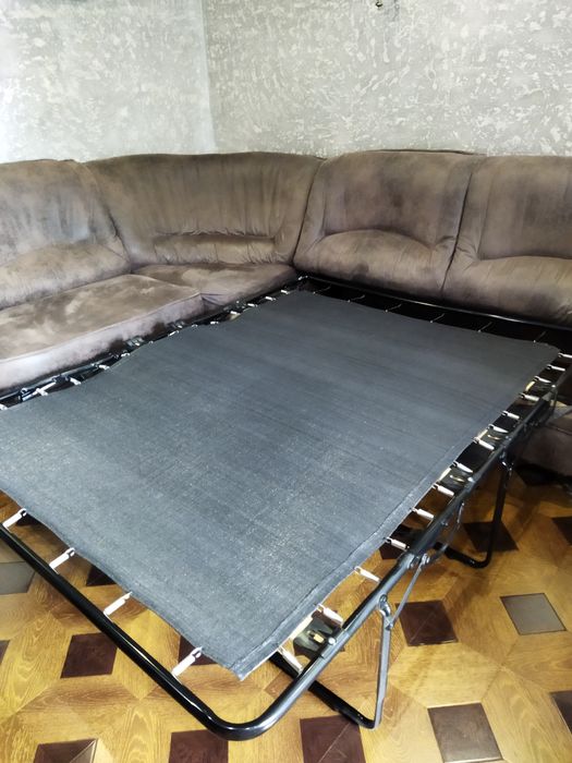 Продам угловой диван.