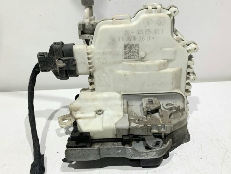 Broasca usa stanga spate Audi A4 (2015-2019) [8W2, B9] 8X0839015E