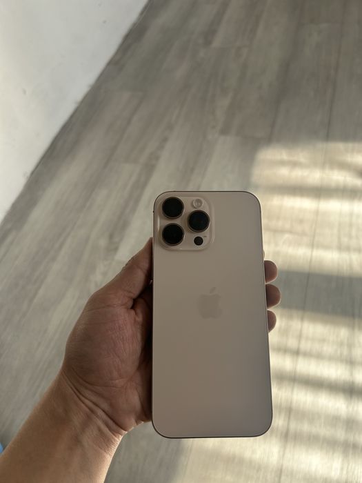 Продам айфон 16 про мах