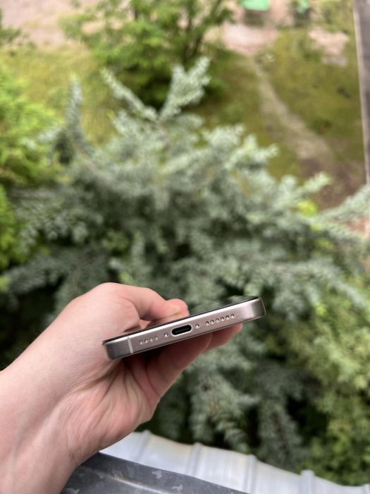Заблокированный iphone 15 pro max
