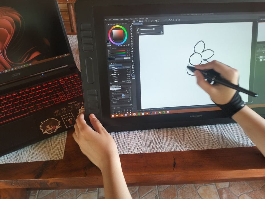 Vând tableta grafica HUION KAMVAS PRO 20