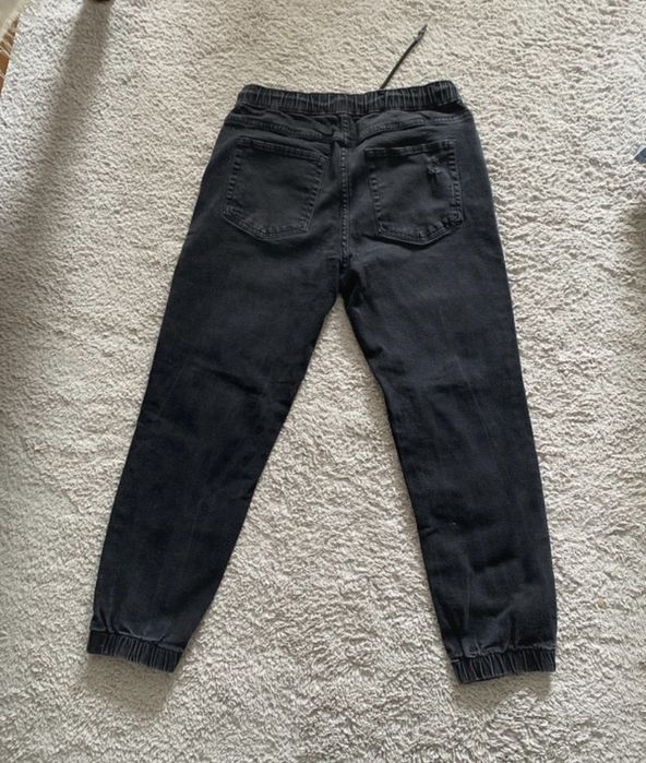Blugi Bershka pentru barbati