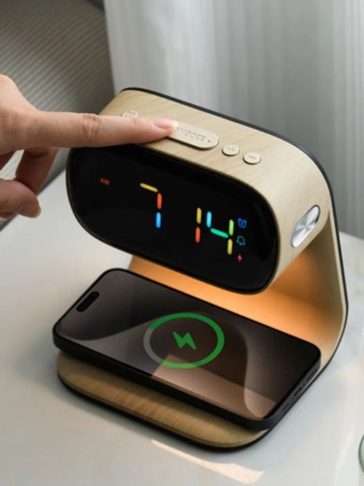 Прикроватные часы Green Lion с беспроводным зарядным устройством