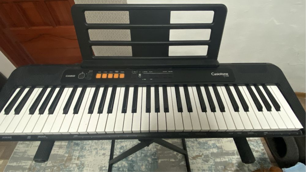 Продам синтезатор CASIOtone