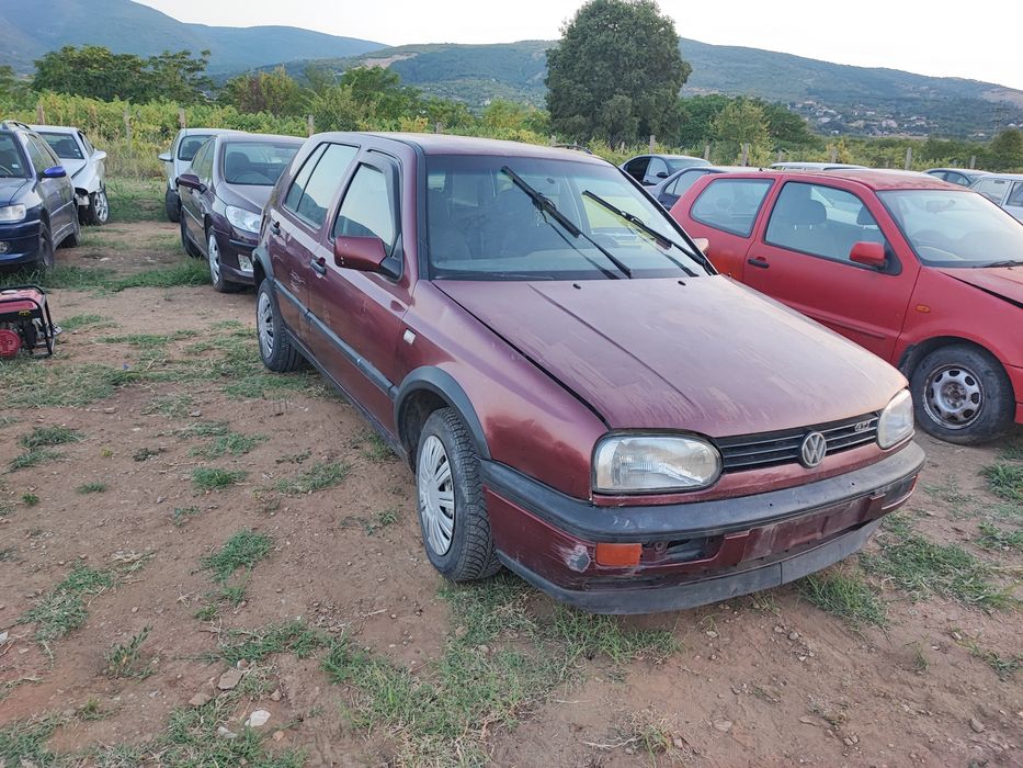 VW Golf 3 1.8 НА ЧАСТИ