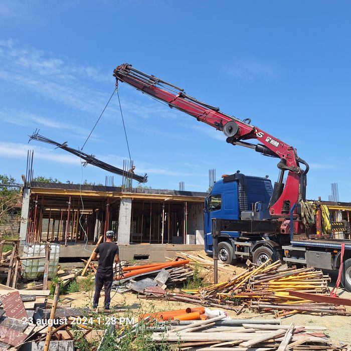 AutoMacara cu Platforma 16 T lângă și 1.8 t/ 27 metri