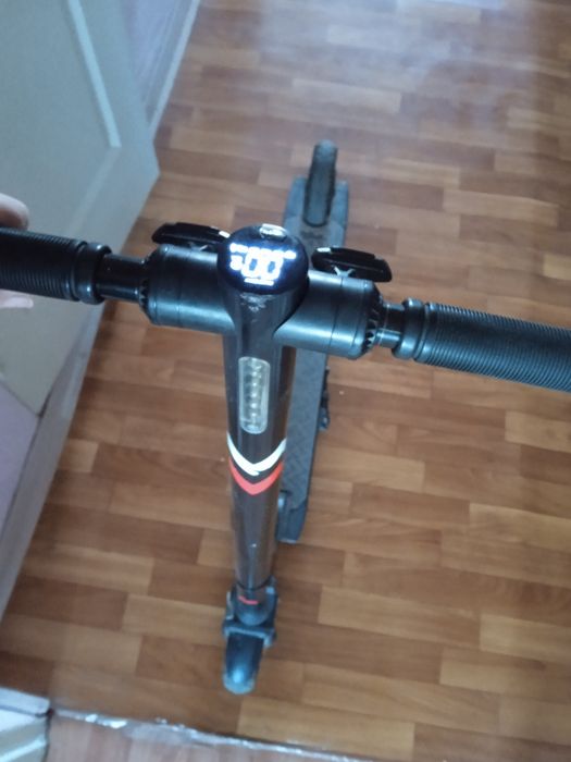 Продаю электросамокат