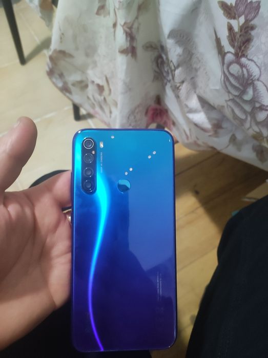Продам редми нот 8