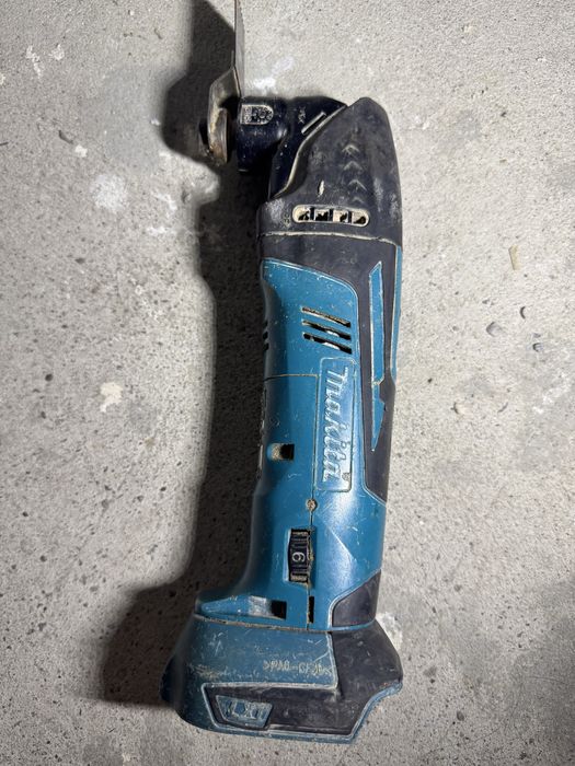 Multifunctionala Makita cu turatie reglabila