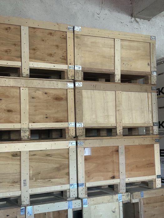 Дървени сандъци с капаци