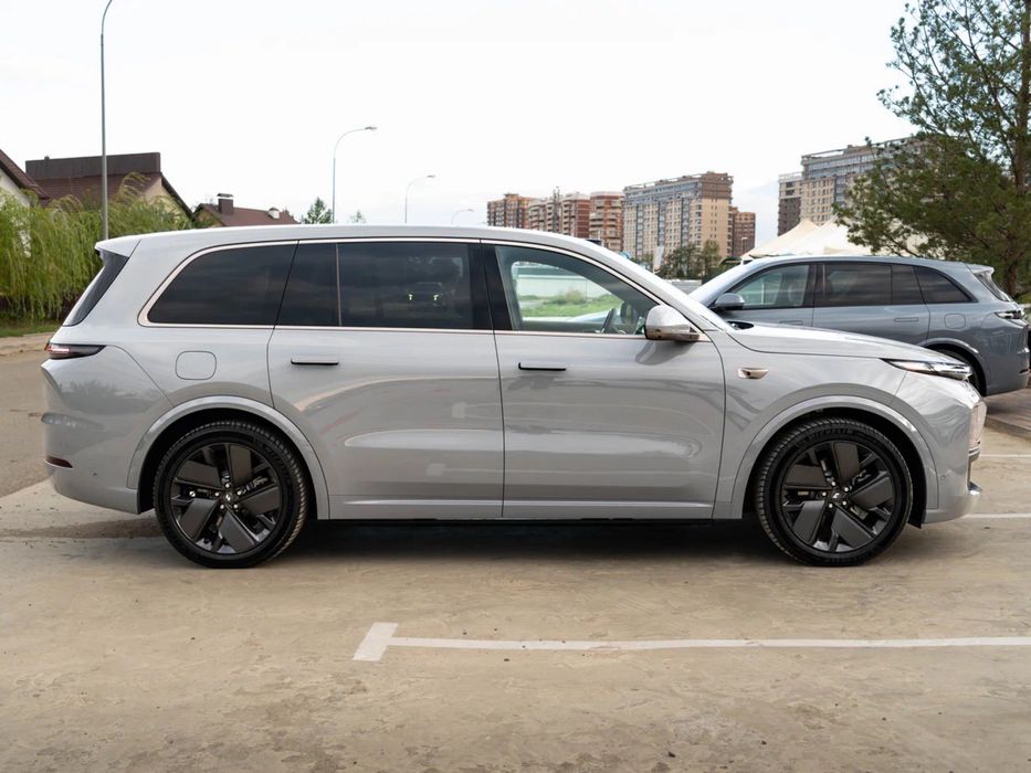 Продам Li 9 auto 2026 рестайлинг свой нардо грей
