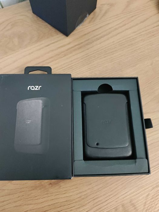 НОВ Motorola Razr 2019 • 128GB • Оригинална кутия + кожен калъф