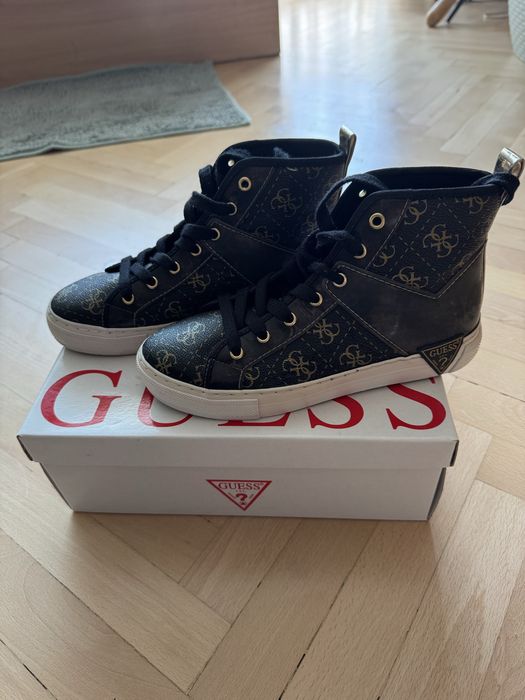 Високи маратонки Guess