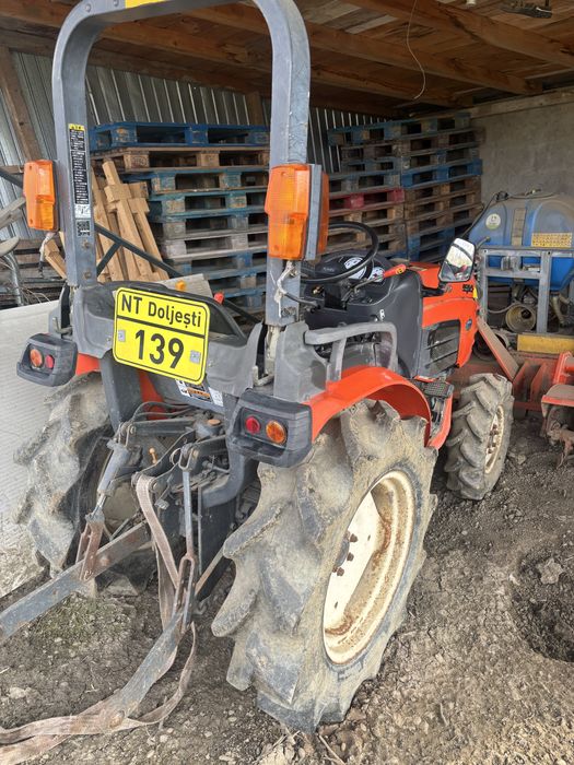 Tractor Kubota 4x4 + utilaje
