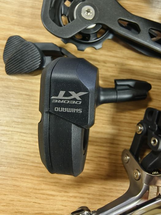 Shimano Deore XTR,XT Di2 дерайльори + команди МТБ