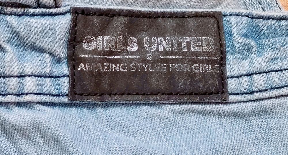 Pantaloni scurți salopeta dama.