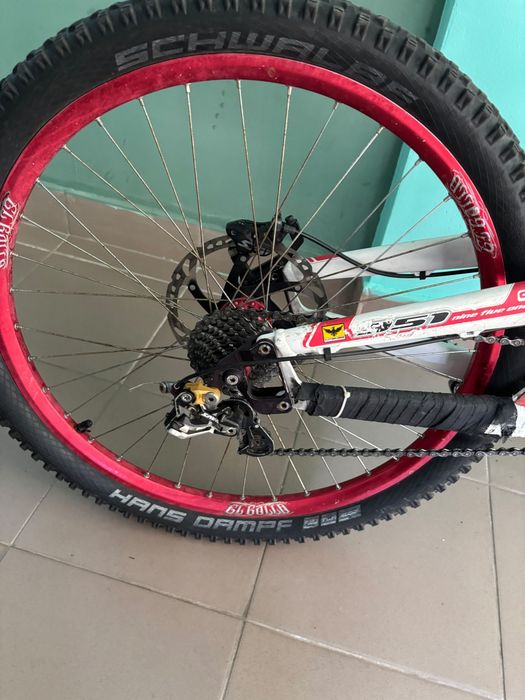 Bicicleta downhill Intense 951