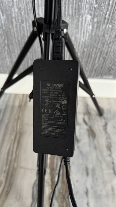 Lampa foto-video Neewer 60w, softbox 60 cm, stativ 190 cm