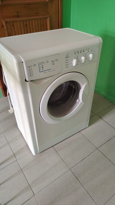 Продам стиральную машину