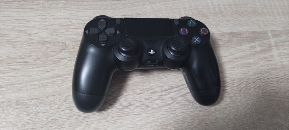 Срочно! Срочно! Приставка Ps4 slim 500gb