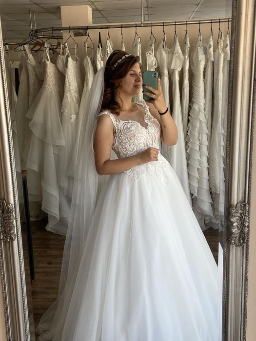 Rochie de mireasă / Menyasszonyi ruha